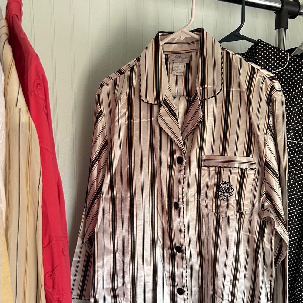 Womens PJ set, polyester and cotton, silky, with golden trim. Luxurious!